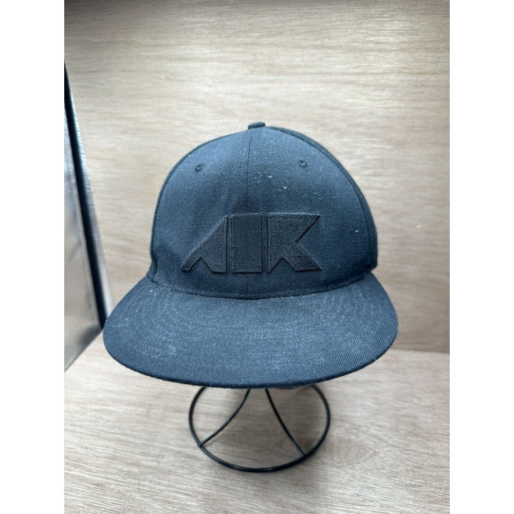 Nike Air Hat Black on Black Fitted One Size Stretchable Acrylic & Wool 643 Cap